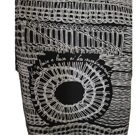 Kealopiko Women's Tee - Picture 4 of 5